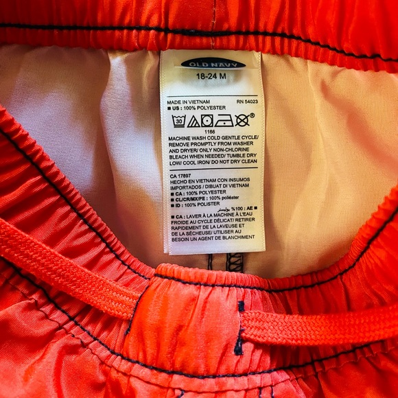 Old Navy Toddler Boy Swim Trunks * (B7) - Picture 2 of 3